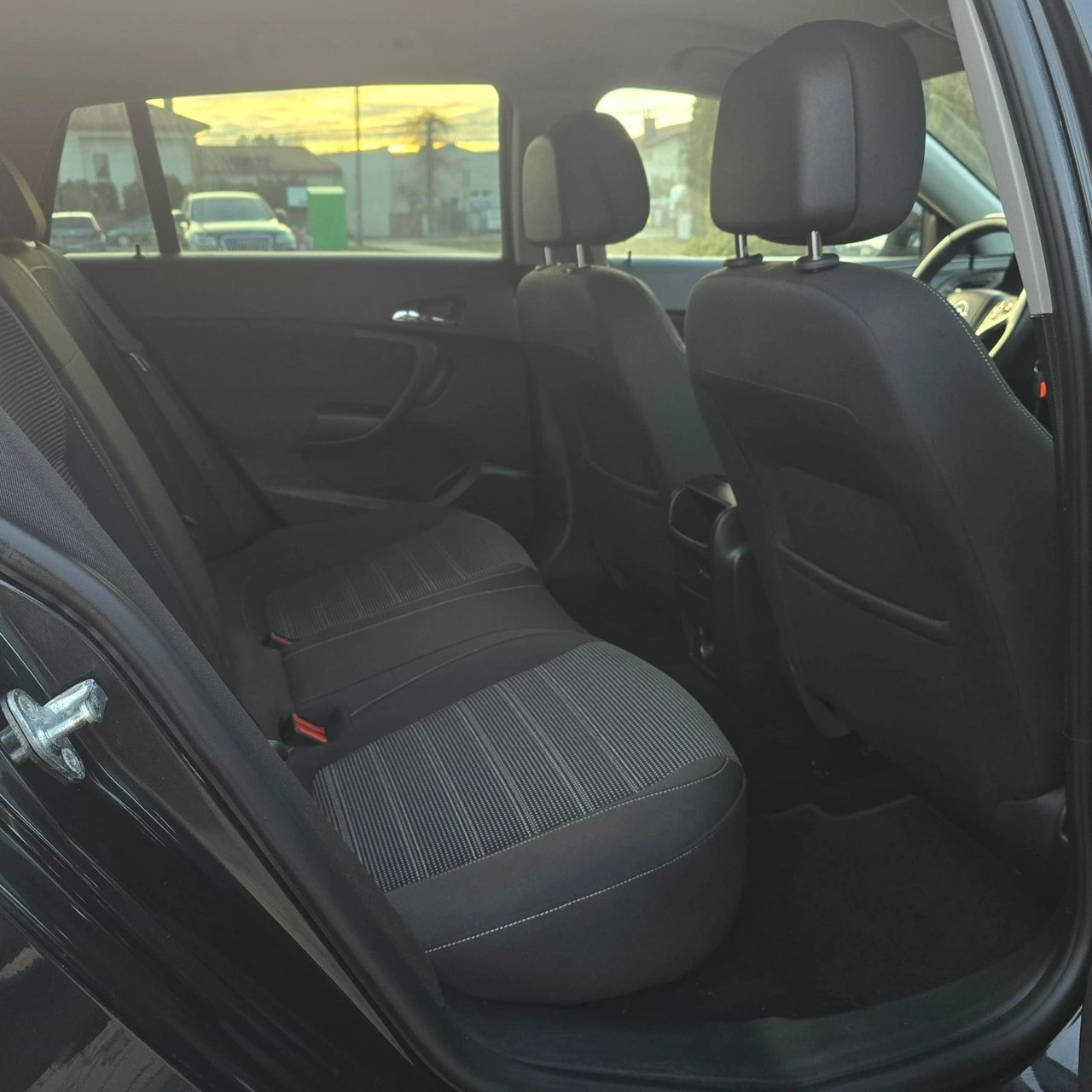 Opel Insignia - Zdjęcie 23