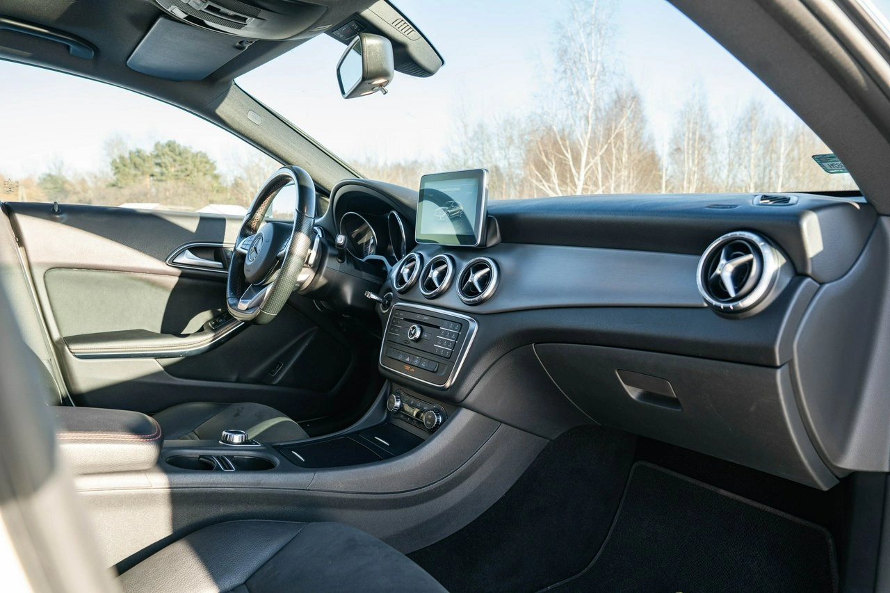 Mercedes CLA 200 - Zdjęcie 19