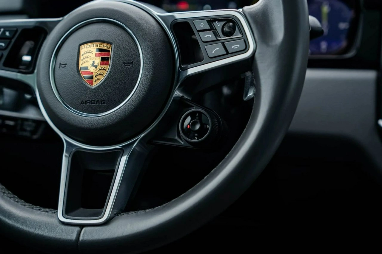 Porsche Cayenne - Zdjęcie 17