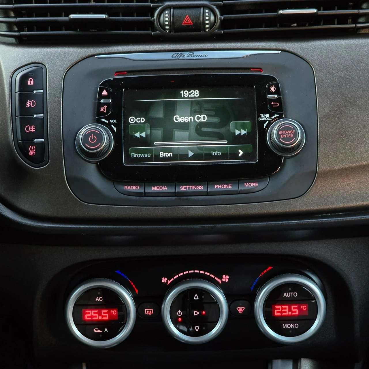 Alfa Romeo Giulietta - Zdjęcie 29