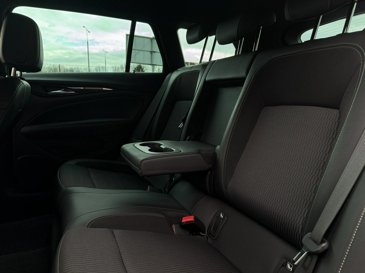 Opel Insignia - Zdjęcie 19