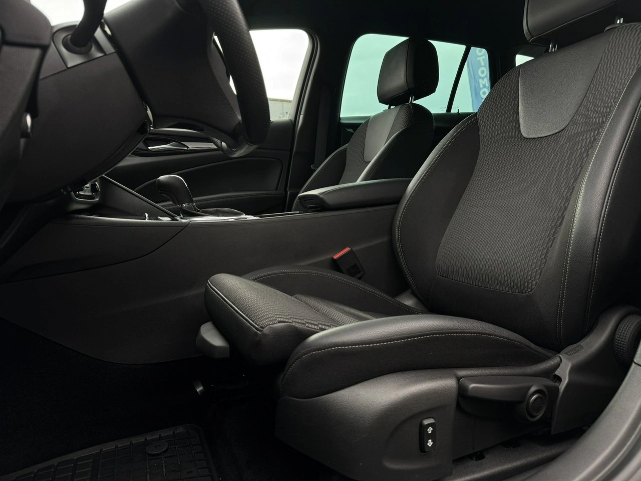 Opel Insignia - Zdjęcie 21