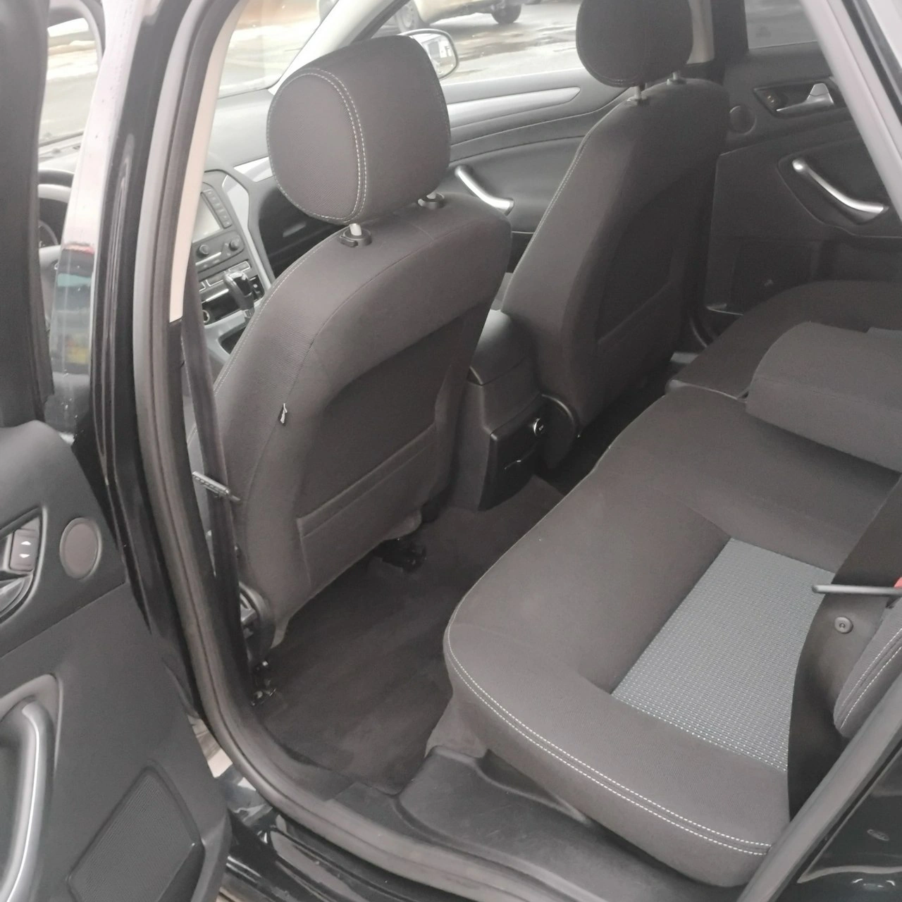 Ford Mondeo - Zdjęcie 31