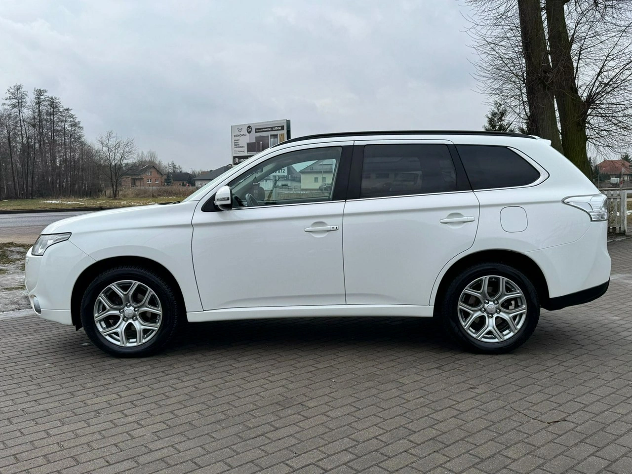 Mitsubishi Outlander - Zdjęcie 10
