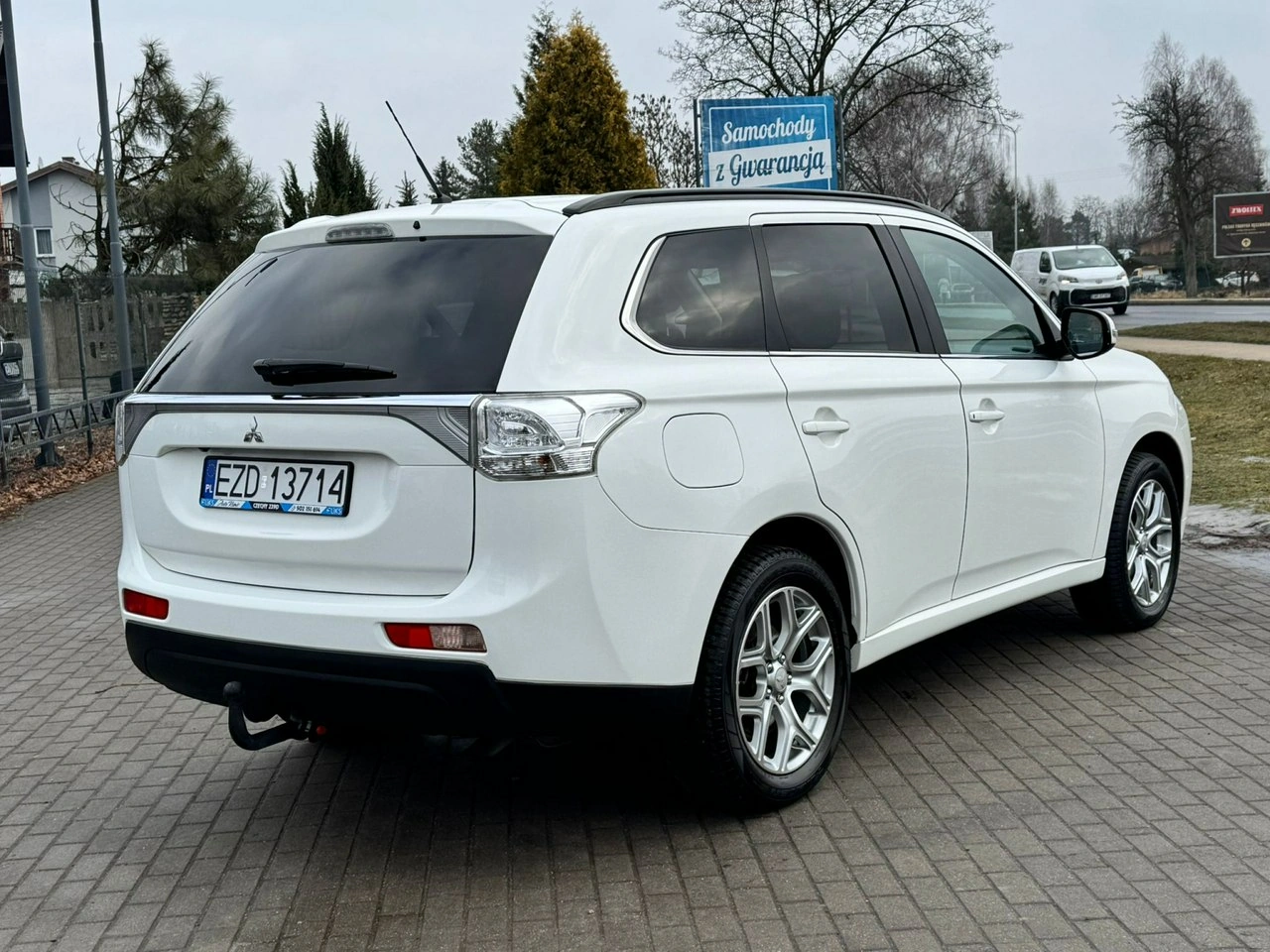 Mitsubishi Outlander - Zdjęcie 13