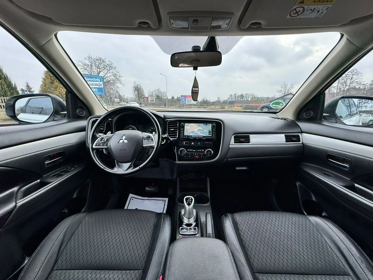 Mitsubishi Outlander - Zdjęcie 17