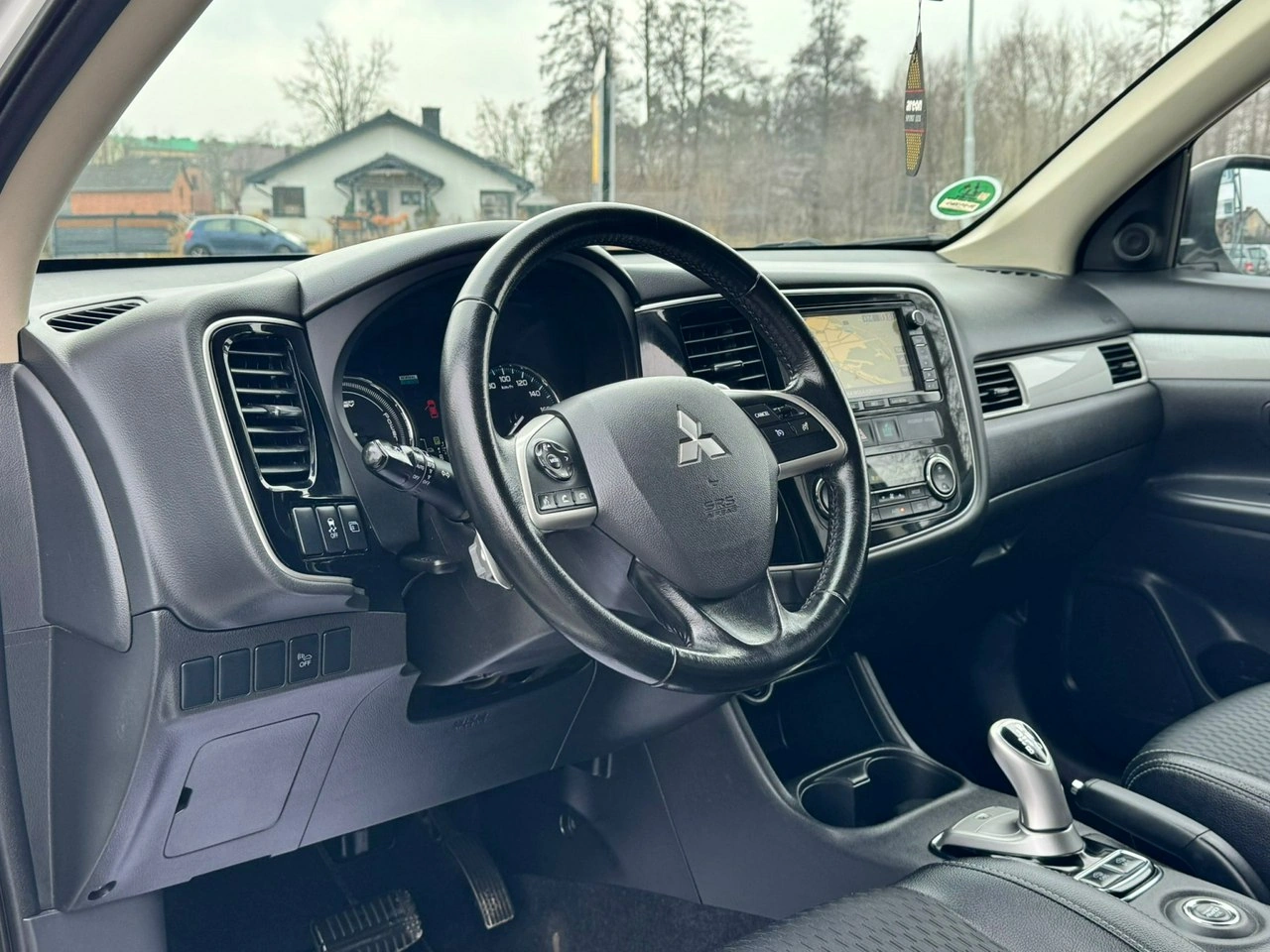 Mitsubishi Outlander - Zdjęcie 21