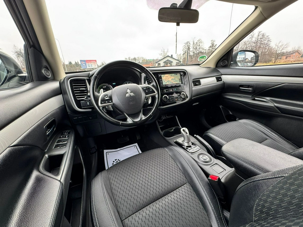 Mitsubishi Outlander - Zdjęcie 23