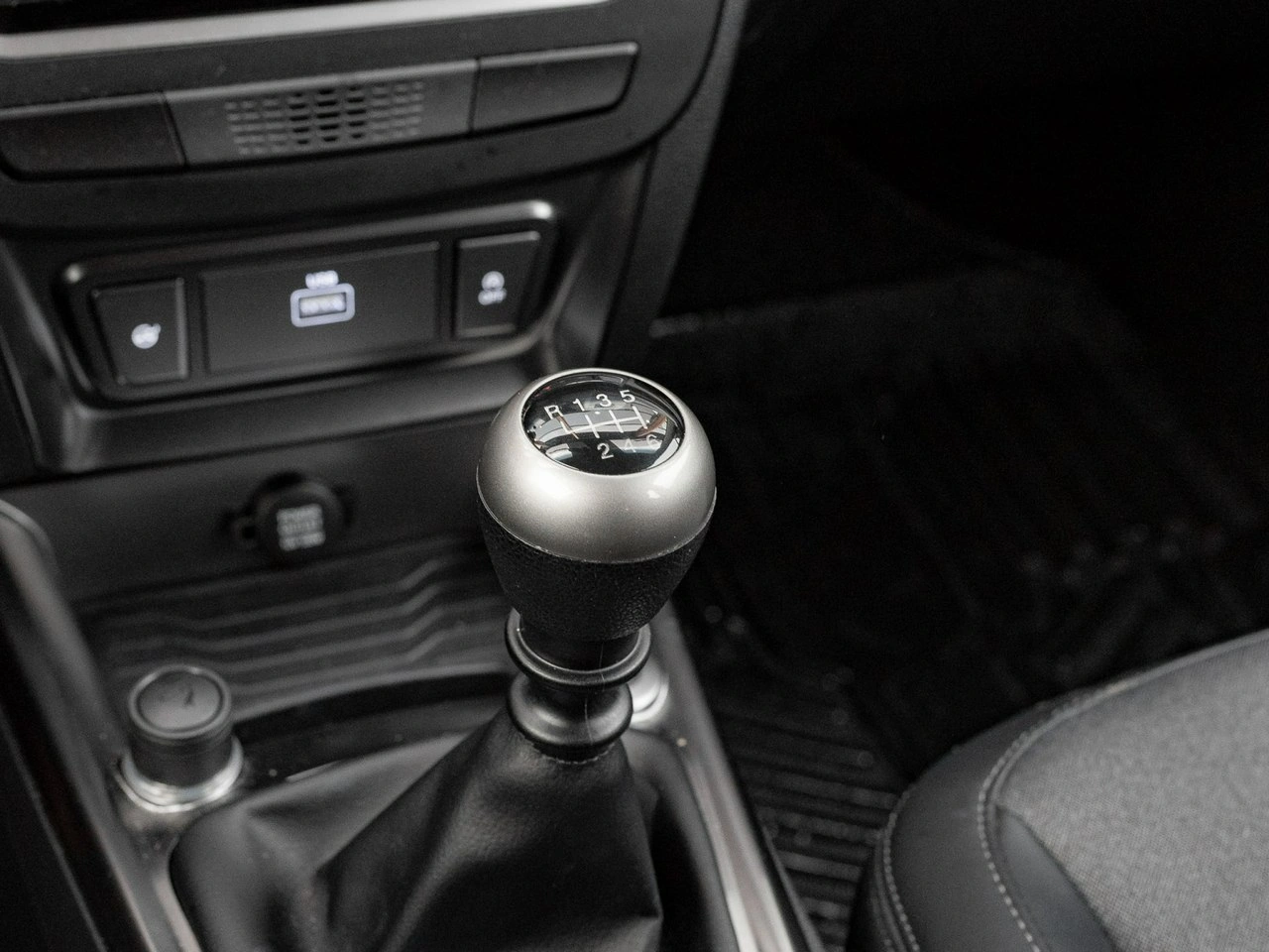 SsangYong/KGM Tivoli - Zdjęcie 17