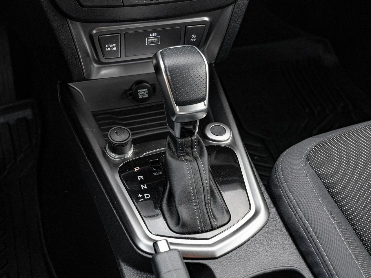 SsangYong/KGM Tivoli - Zdjęcie 13