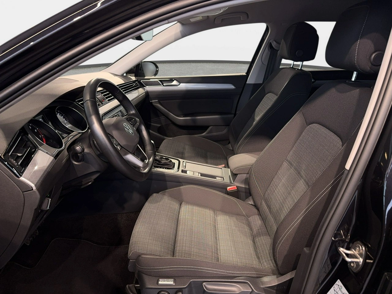 Volkswagen Passat Variant - Zdjęcie 11