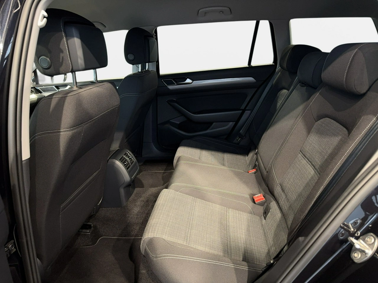 Volkswagen Passat Variant - Zdjęcie 12