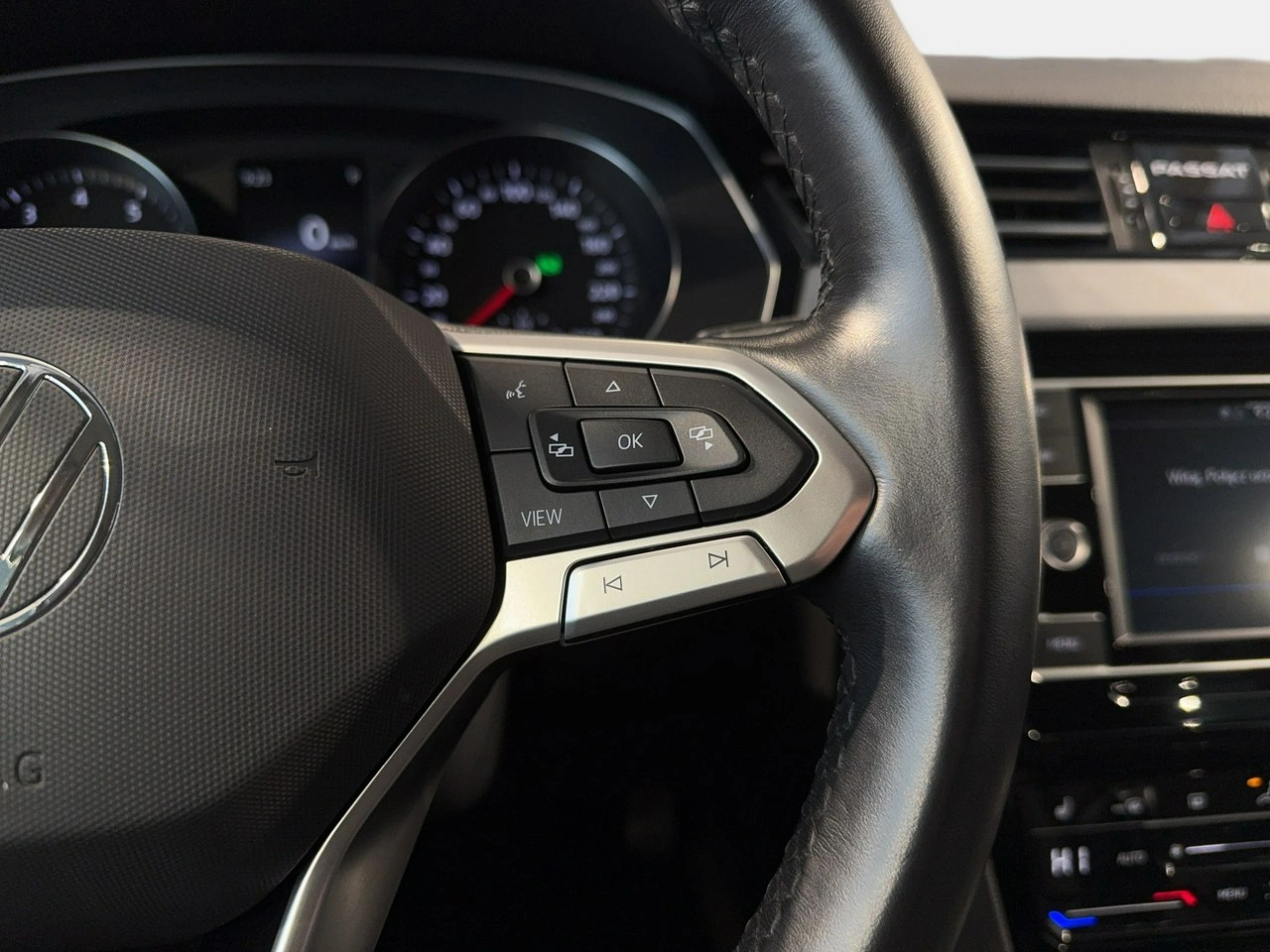 Volkswagen Passat Variant - Zdjęcie 17