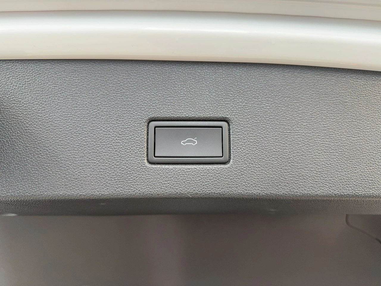 Volkswagen T-Roc - Zdjęcie 12