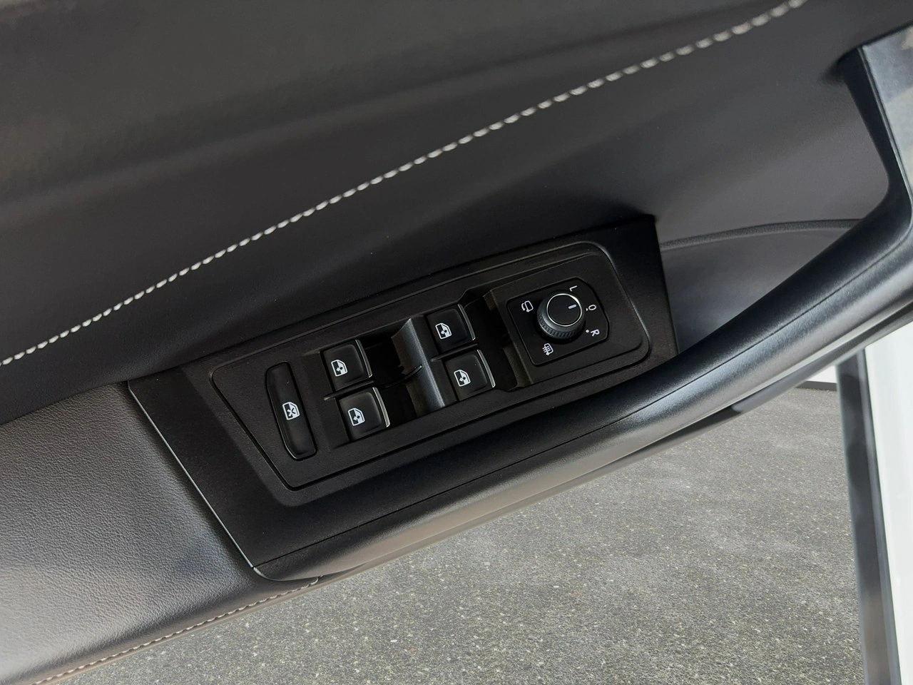 Volkswagen T-Roc - Zdjęcie 15