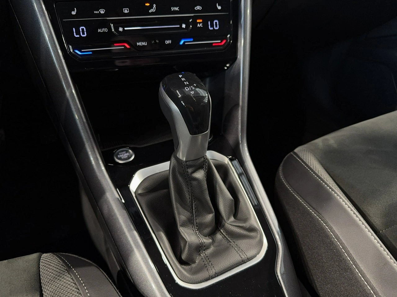 Volkswagen T-Roc - Zdjęcie 24