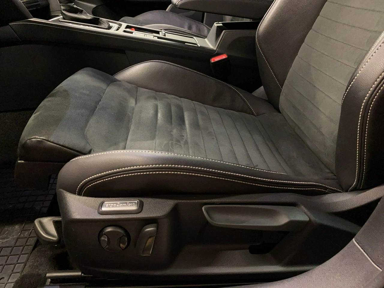 Volkswagen Passat Variant - Zdjęcie 12