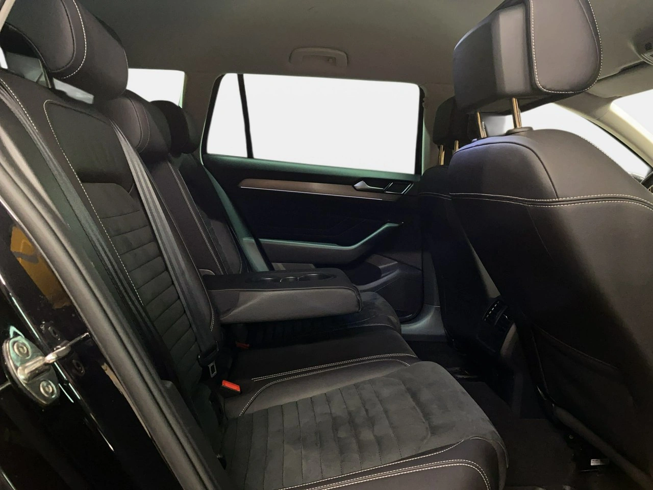 Volkswagen Passat Variant - Zdjęcie 13