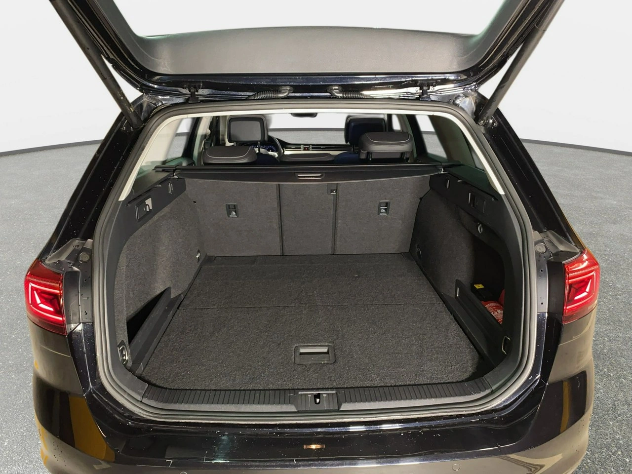 Volkswagen Passat Variant - Zdjęcie 14