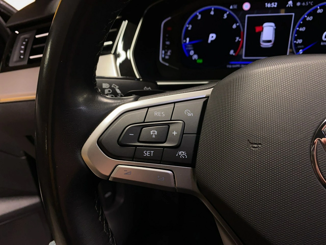 Volkswagen Passat Variant - Zdjęcie 19