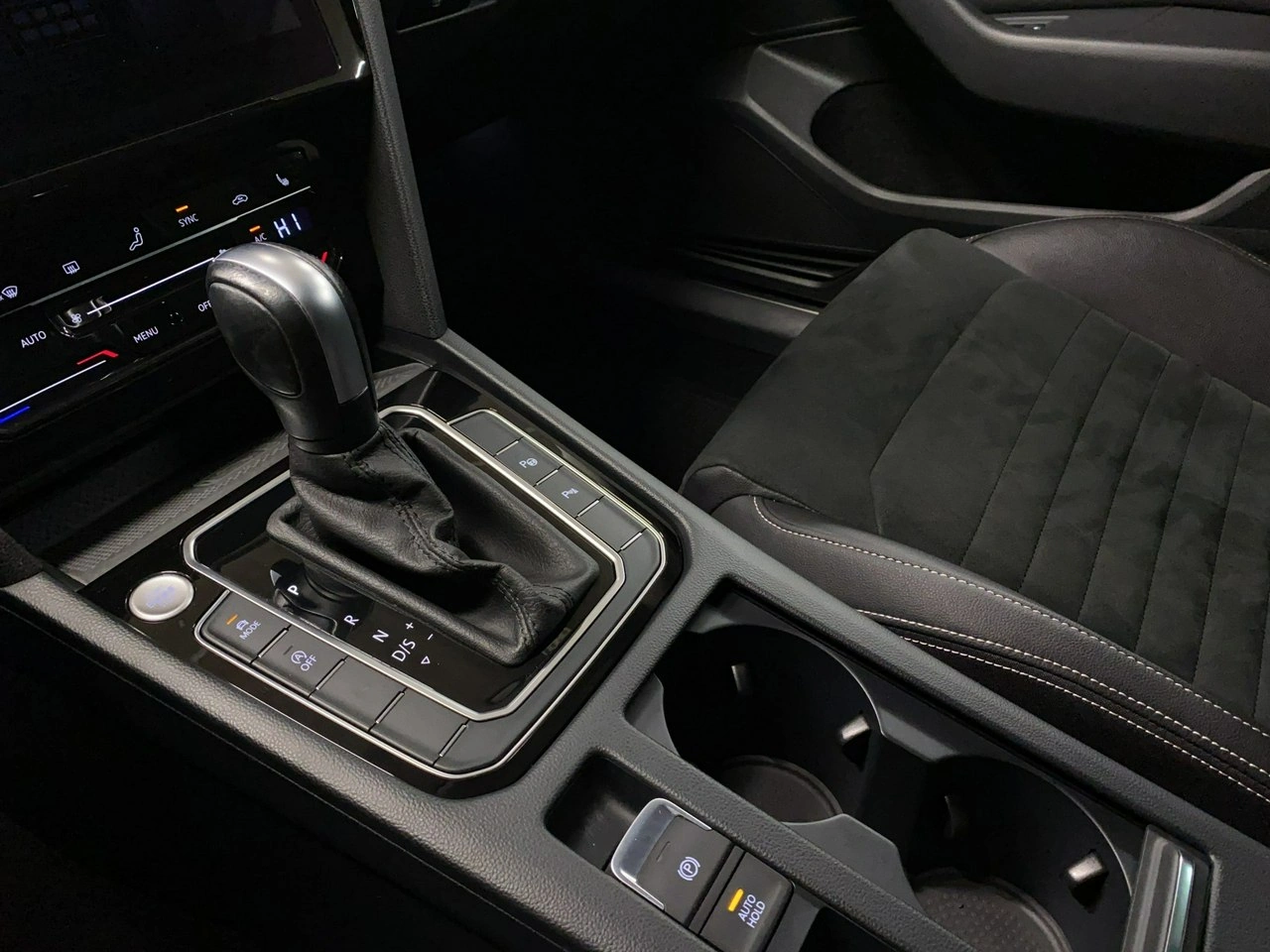 Volkswagen Passat Variant - Zdjęcie 33