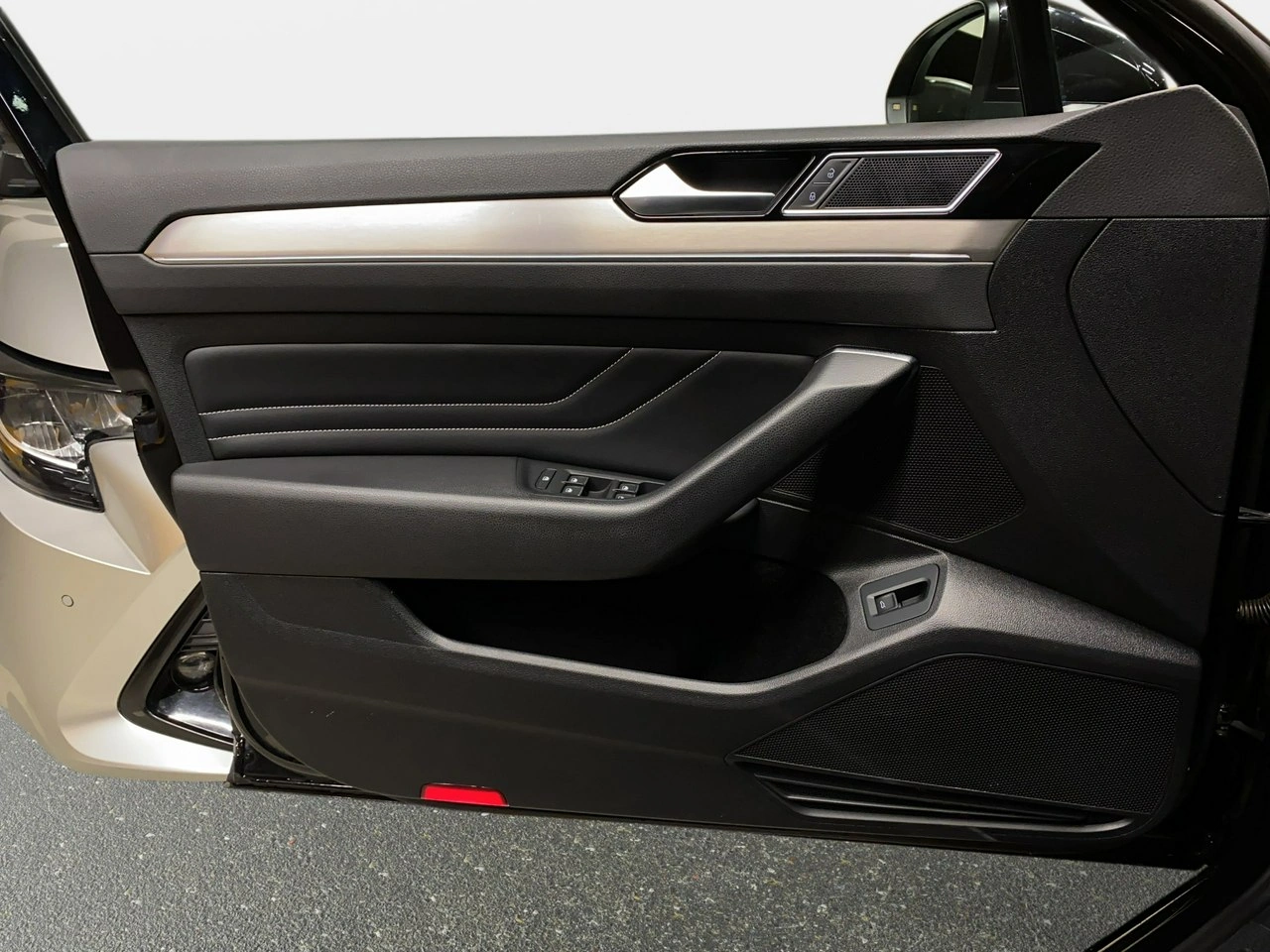 Volkswagen Passat Variant - Zdjęcie 36