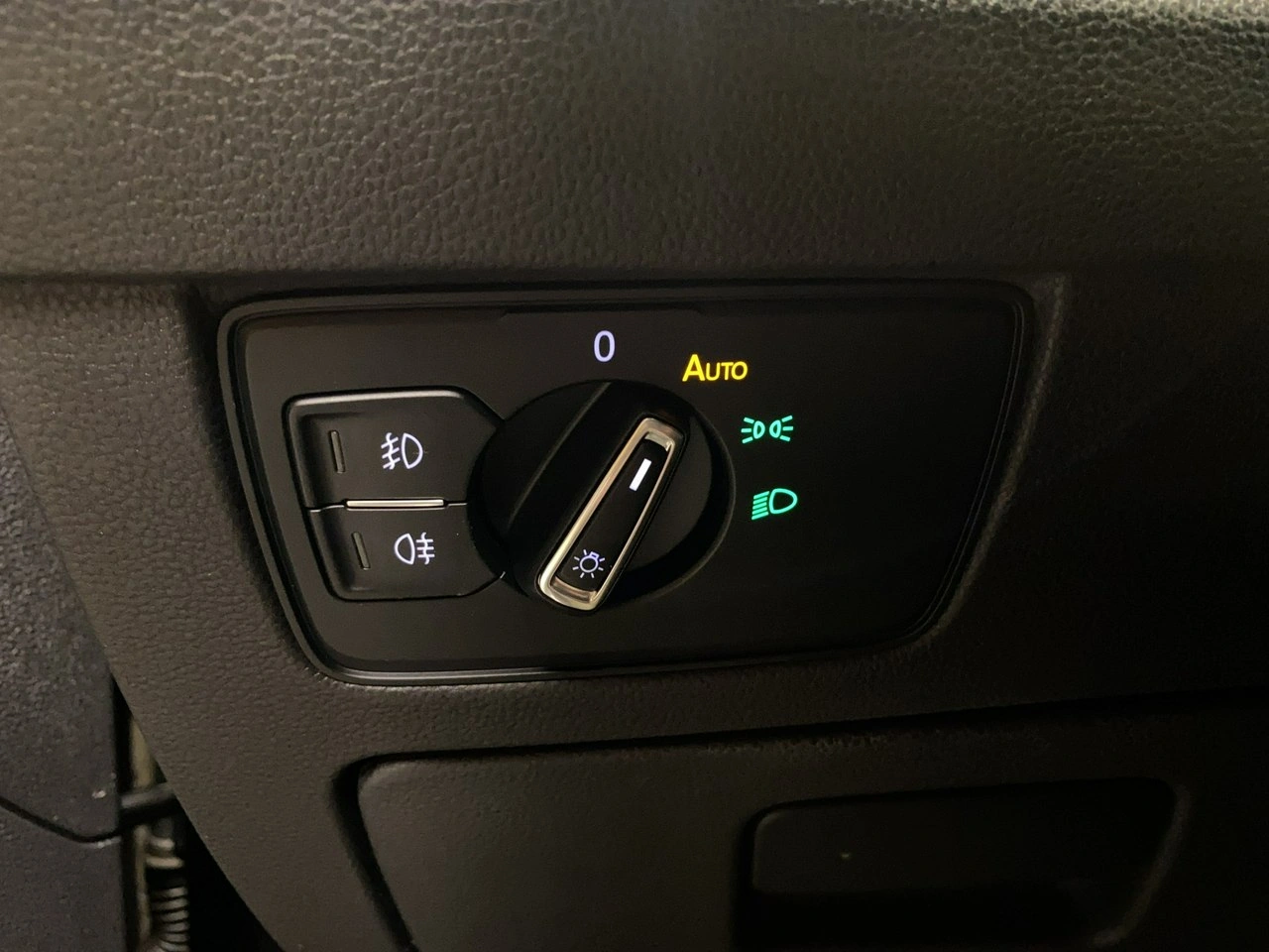 Volkswagen Passat Variant - Zdjęcie 38