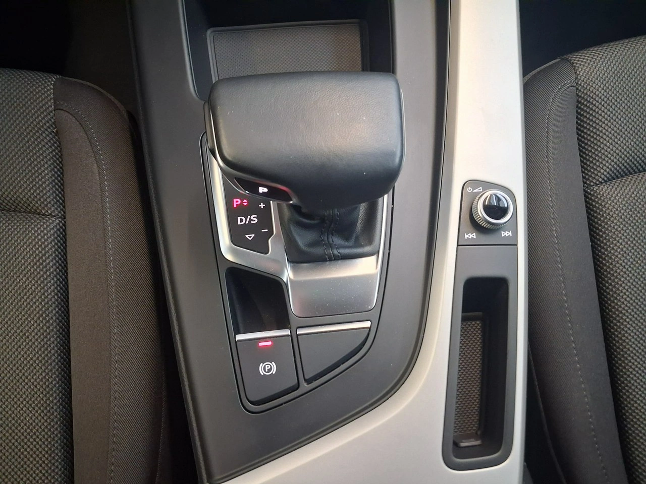 Audi A4 - Zdjęcie 23