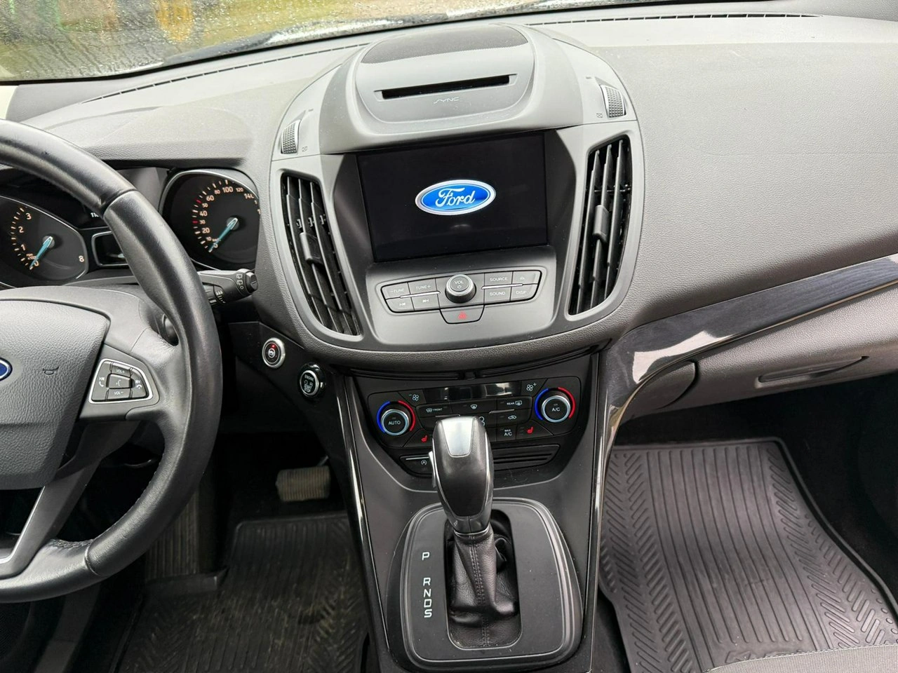 Ford Kuga - Zdjęcie 13