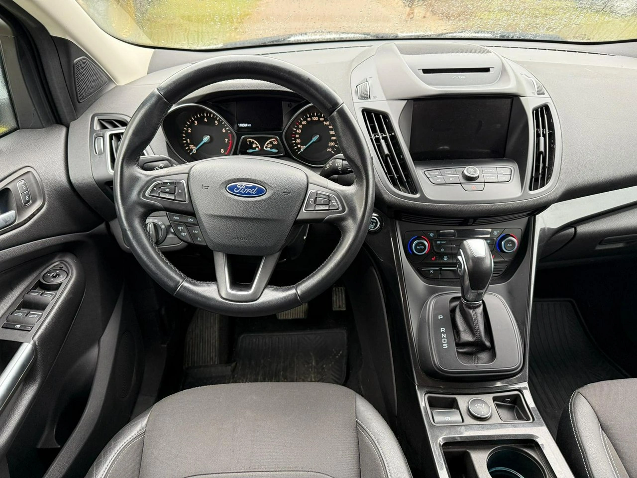 Ford Kuga - Zdjęcie 17