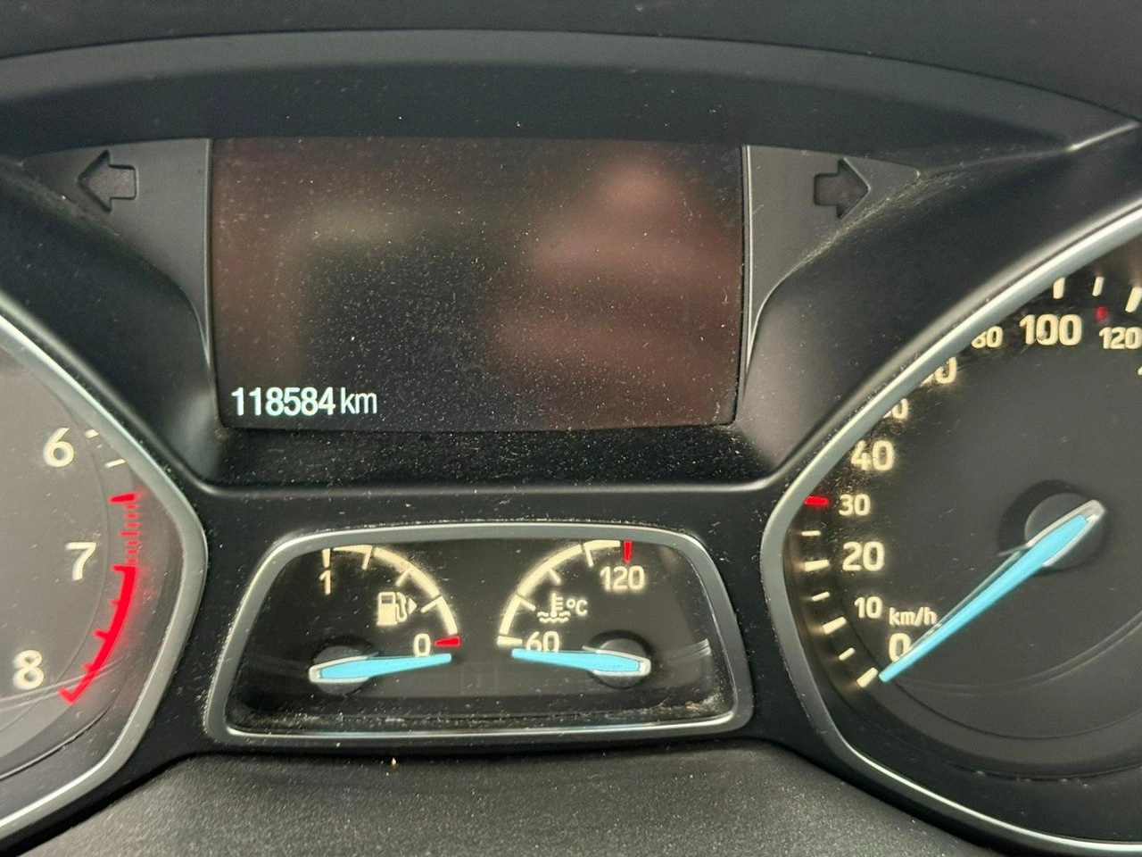 Ford Kuga - Zdjęcie 18