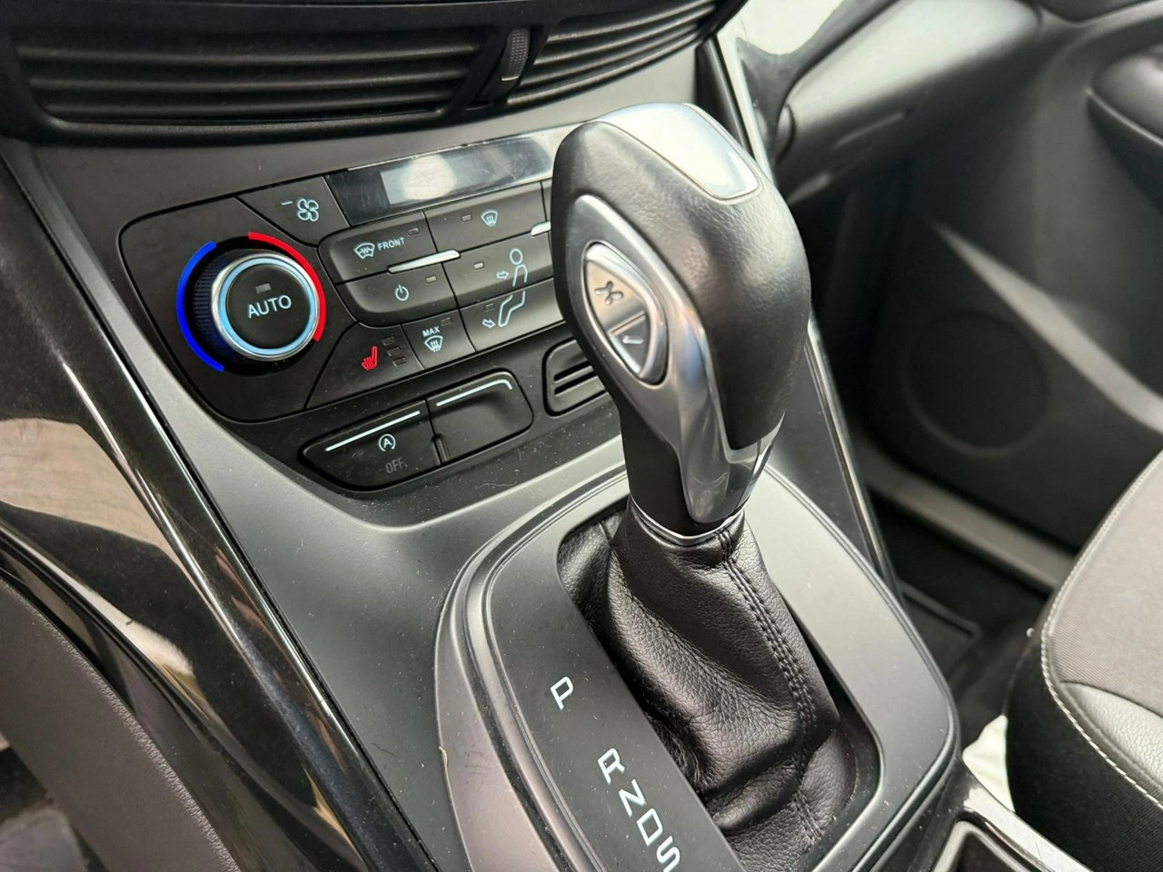 Ford Kuga - Zdjęcie 21