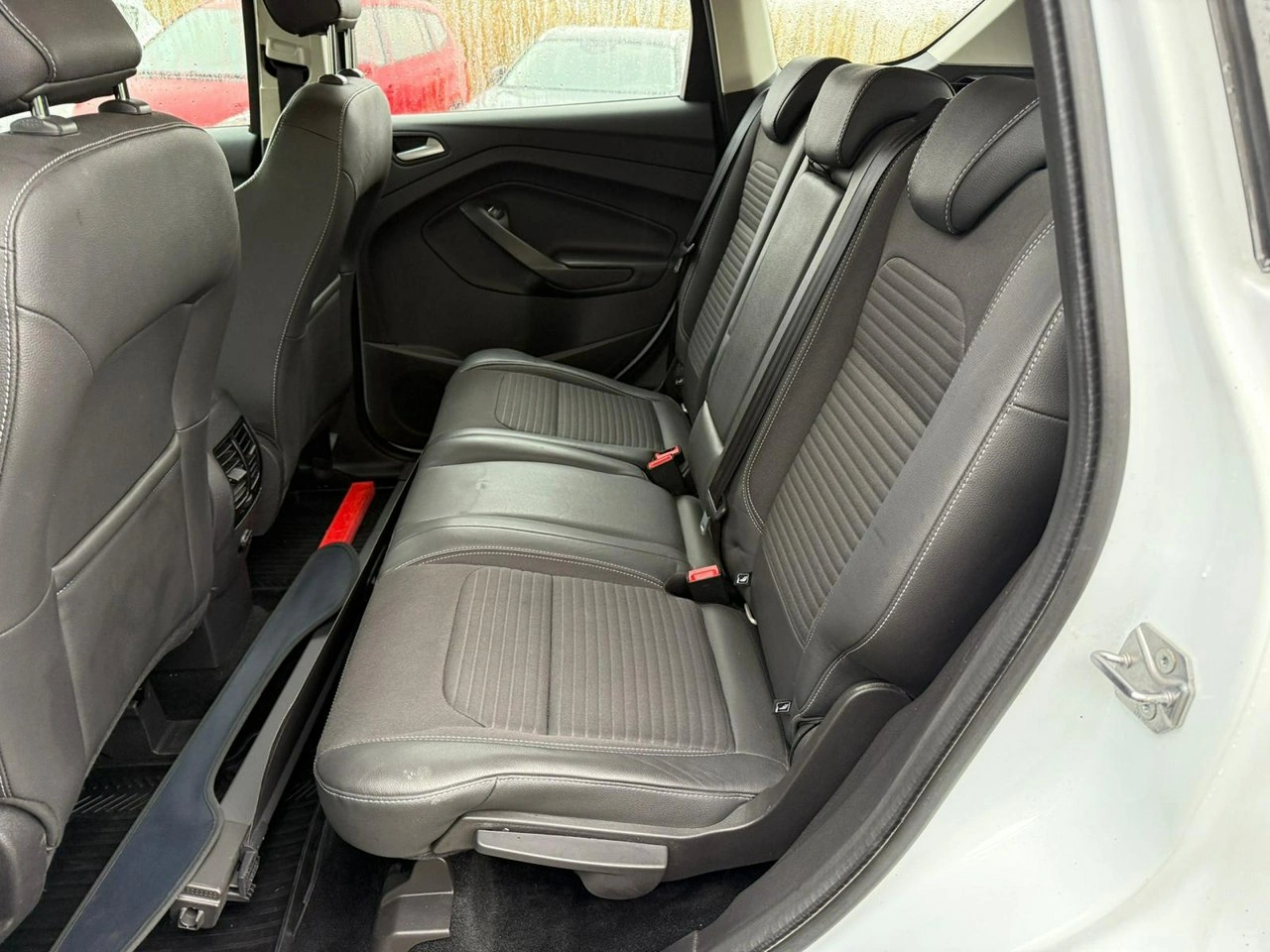 Ford Kuga - Zdjęcie 22