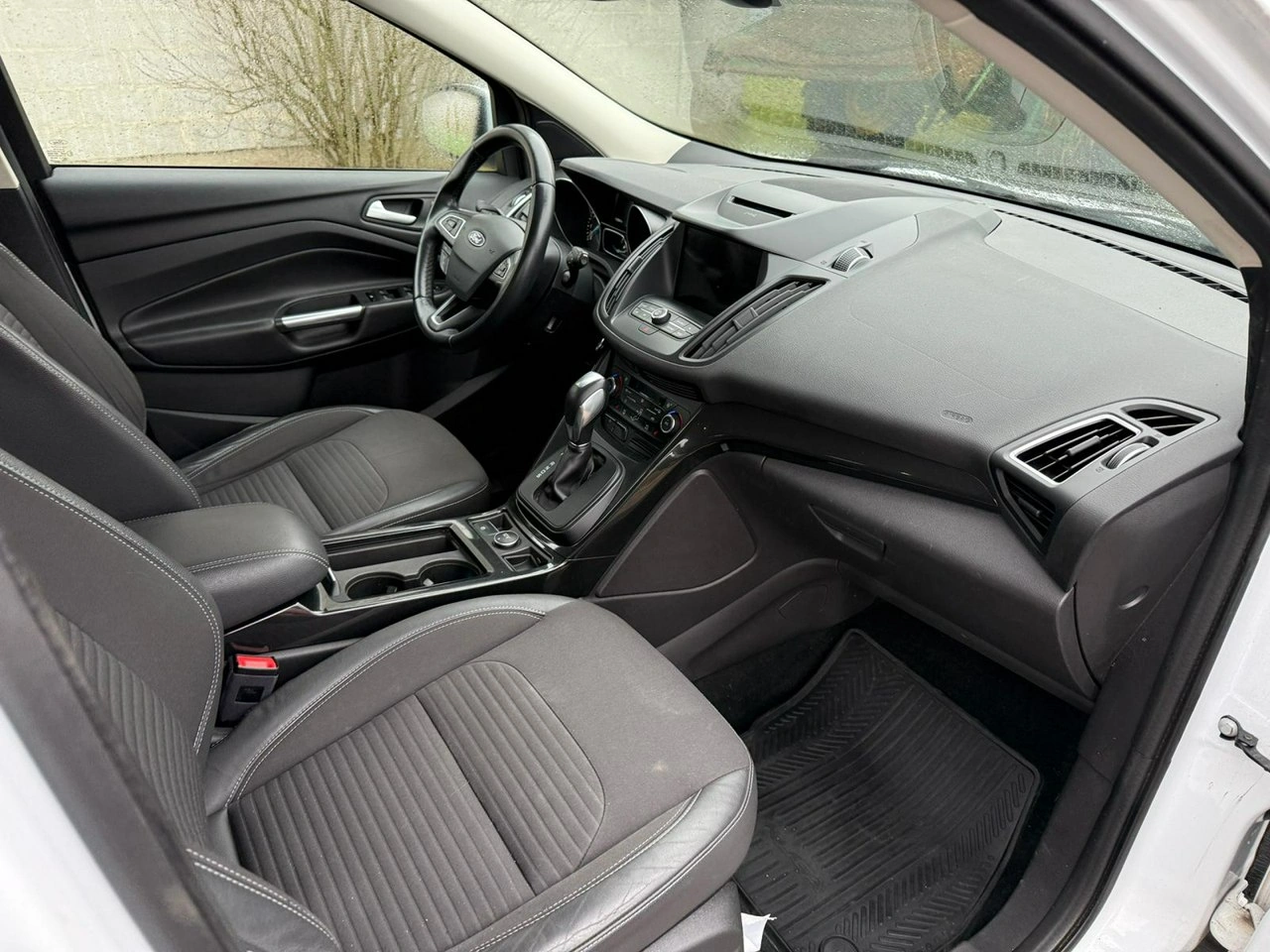 Ford Kuga - Zdjęcie 8