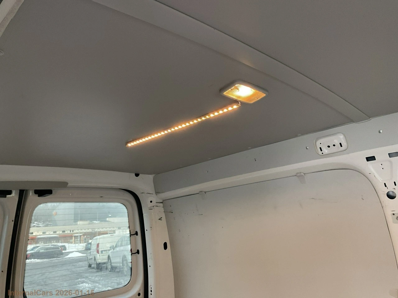 Volkswagen Caddy - Zdjęcie 17