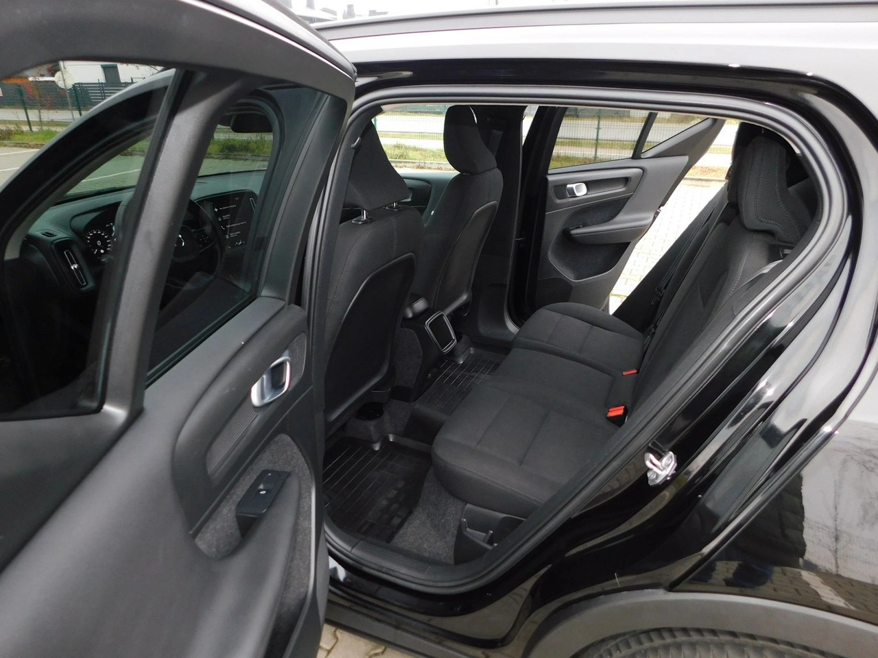 Volvo XC 40 - Zdjęcie 9