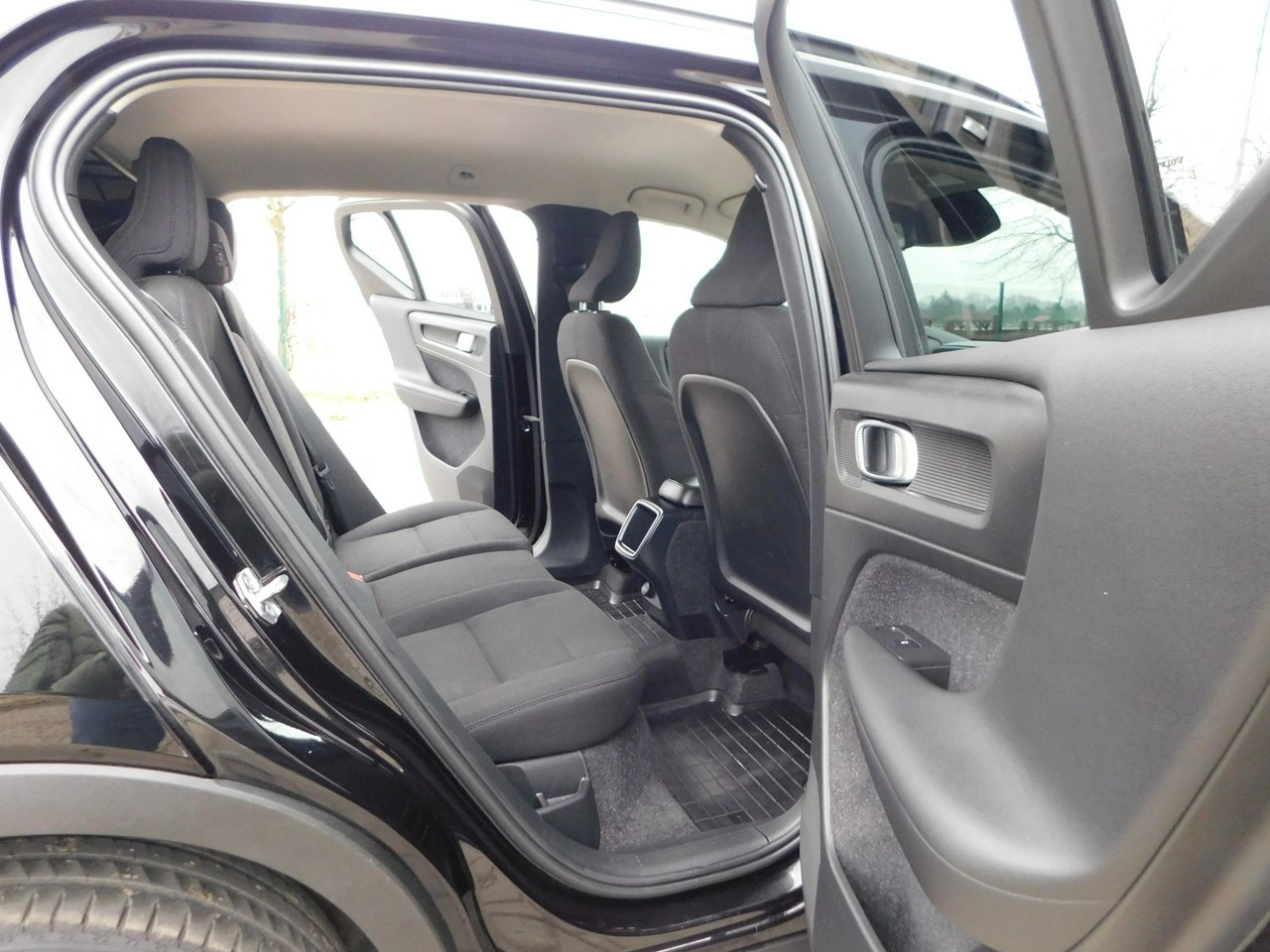 Volvo XC 40 - Zdjęcie 10