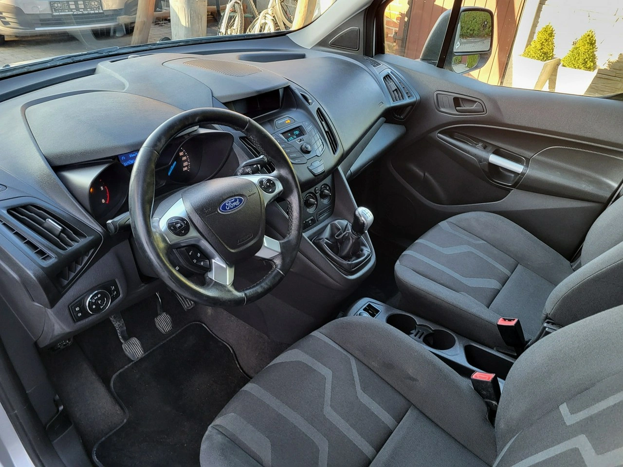 Ford Tourneo Connect - Zdjęcie 9