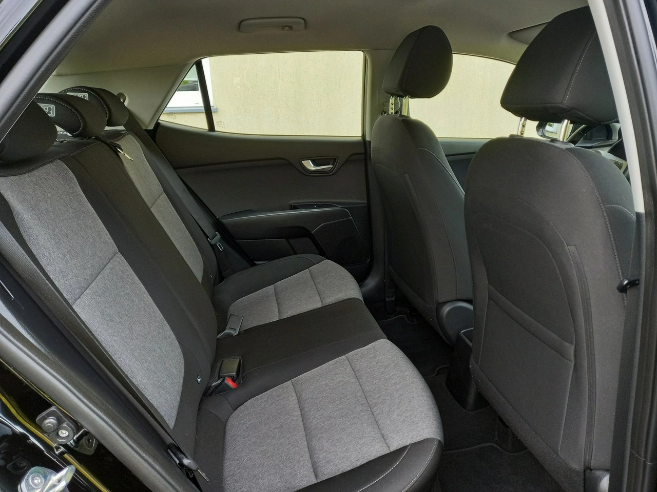 Kia Stonic - Zdjęcie 20