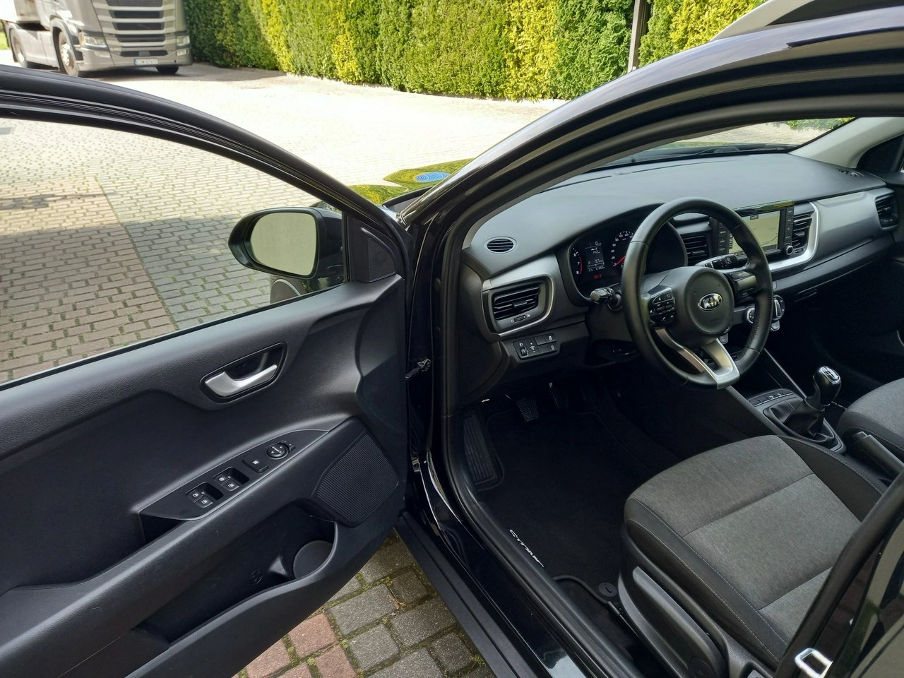 Kia Stonic - Zdjęcie 25