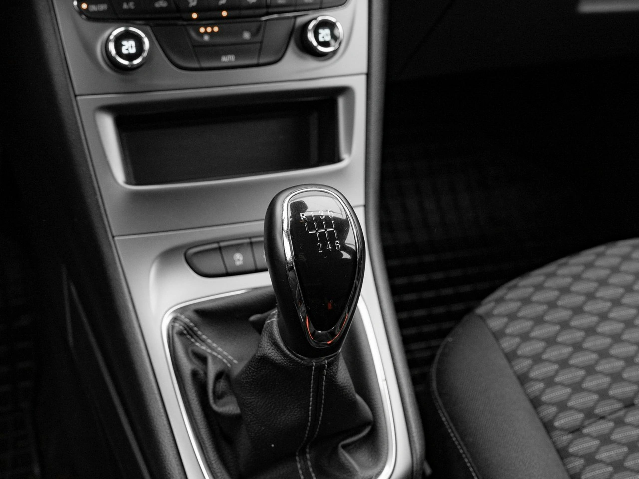 Opel Astra - Zdjęcie 15