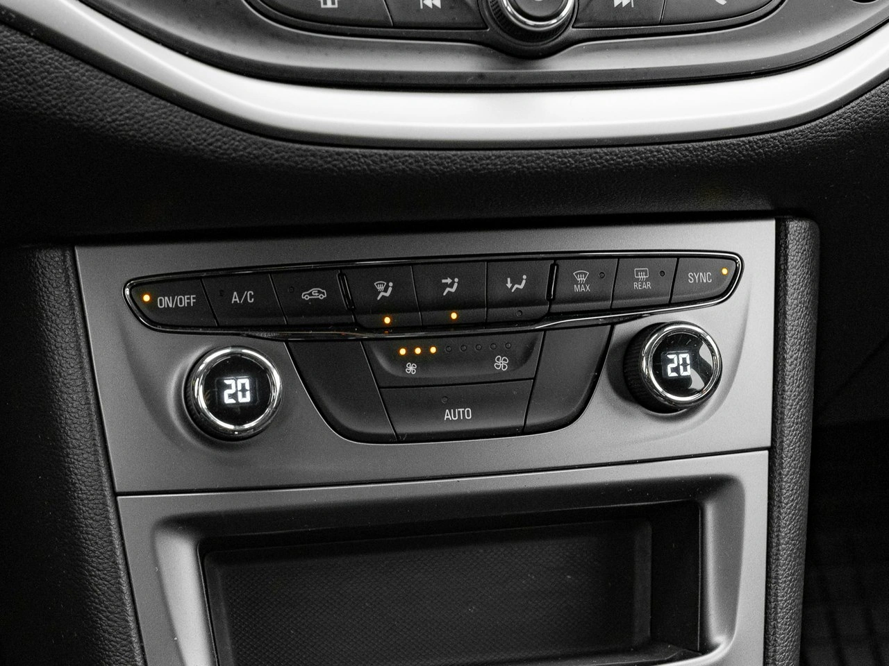 Opel Astra - Zdjęcie 16