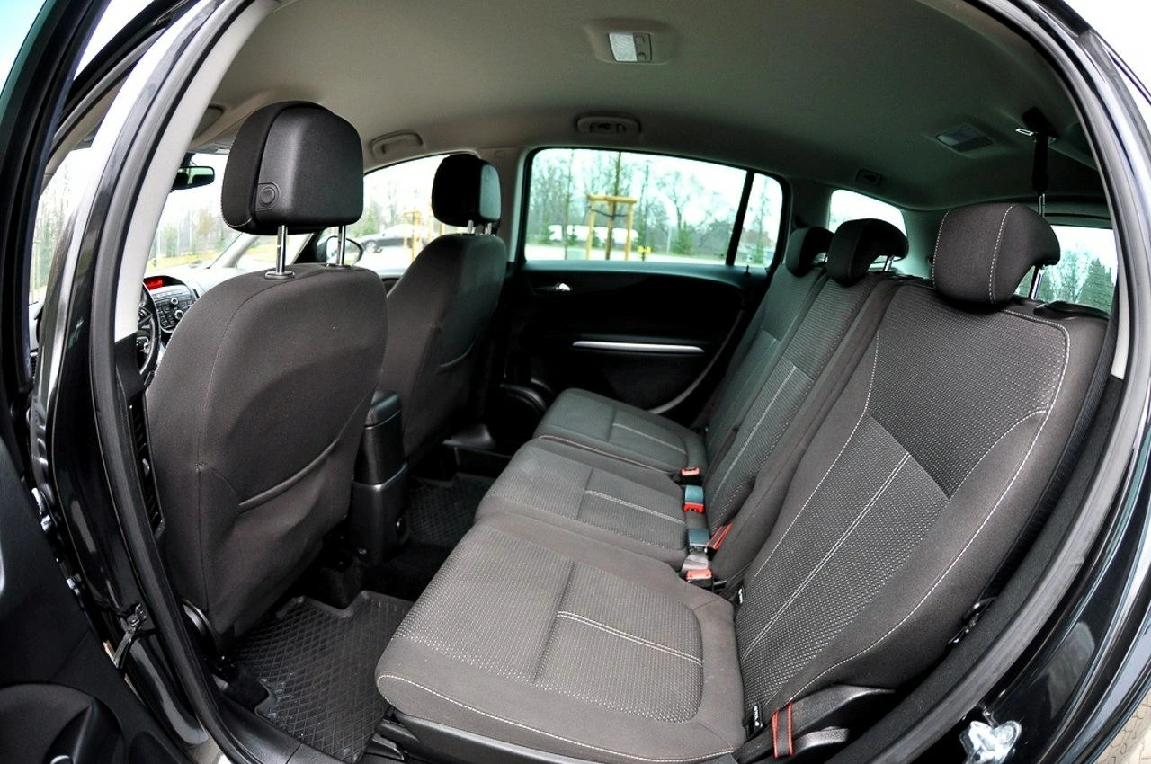 Opel Zafira - Zdjęcie 9