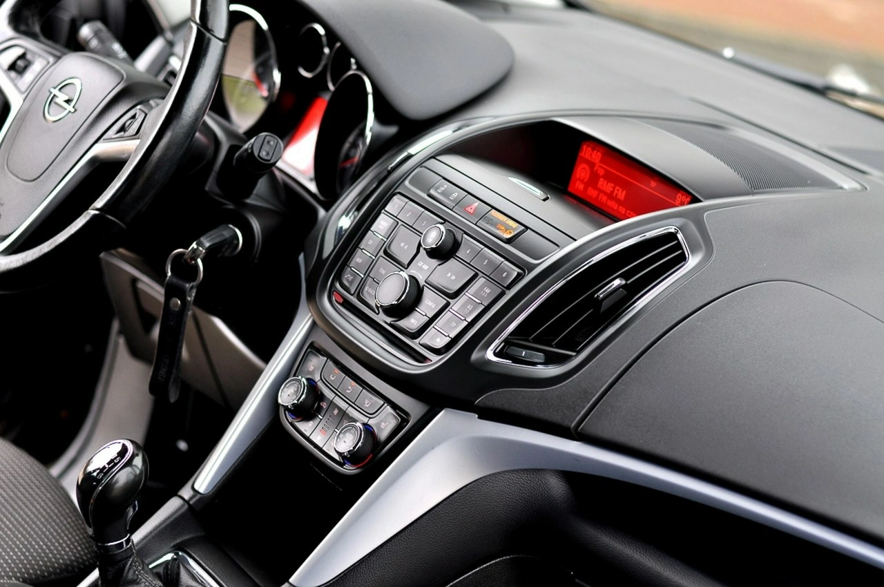 Opel Zafira - Zdjęcie 14