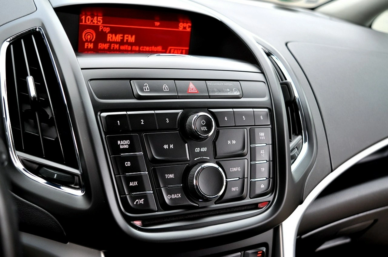 Opel Zafira - Zdjęcie 15