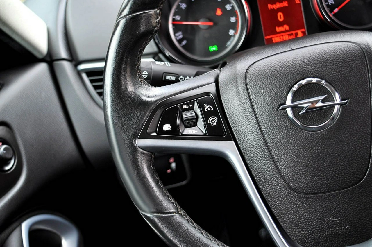 Opel Zafira - Zdjęcie 19