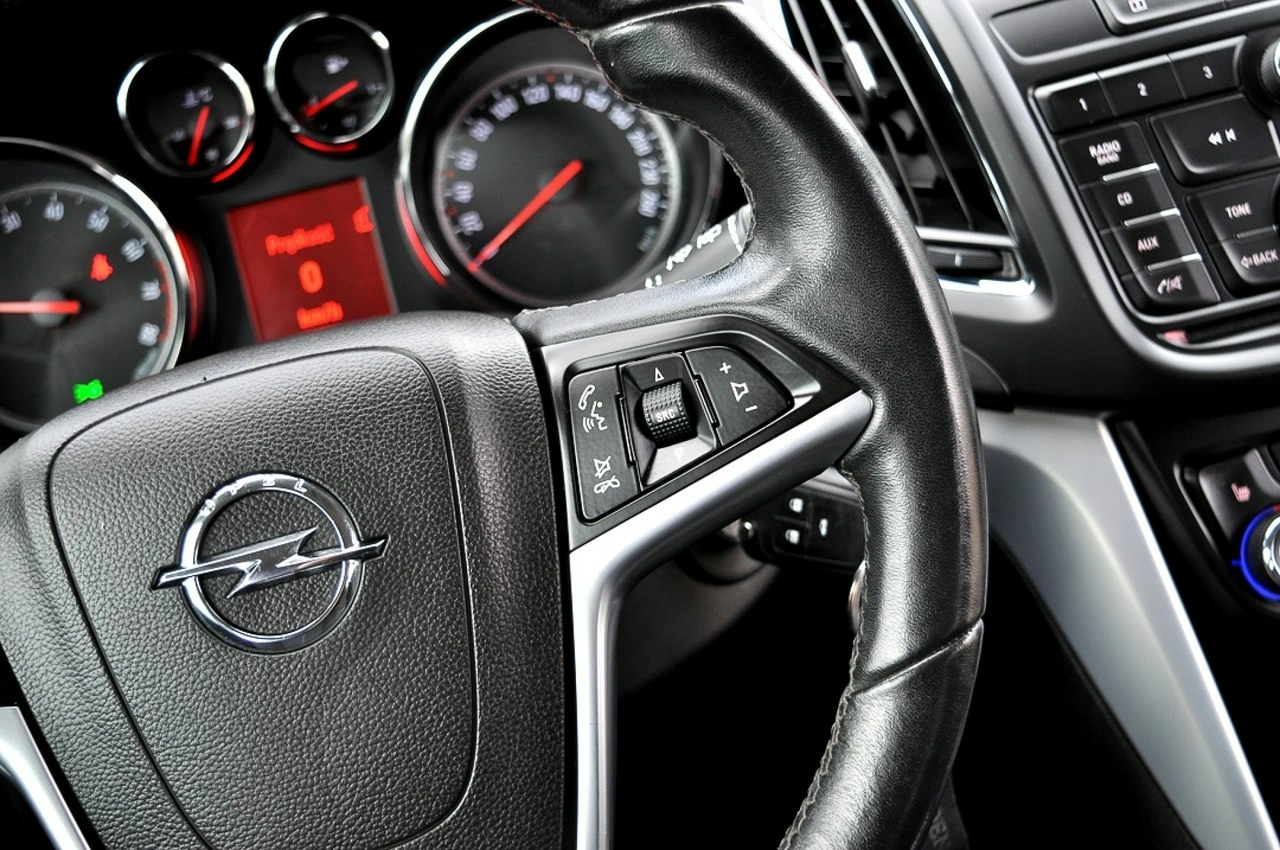 Opel Zafira - Zdjęcie 20