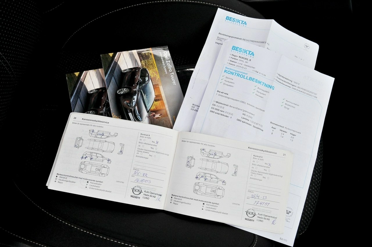 Opel Zafira - Zdjęcie 30