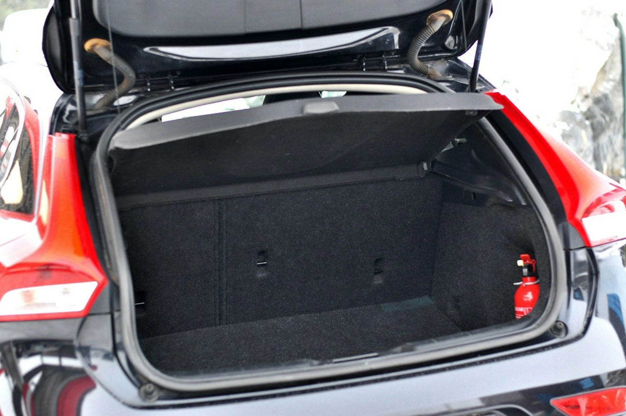 Volvo V40 - Zdjęcie 10