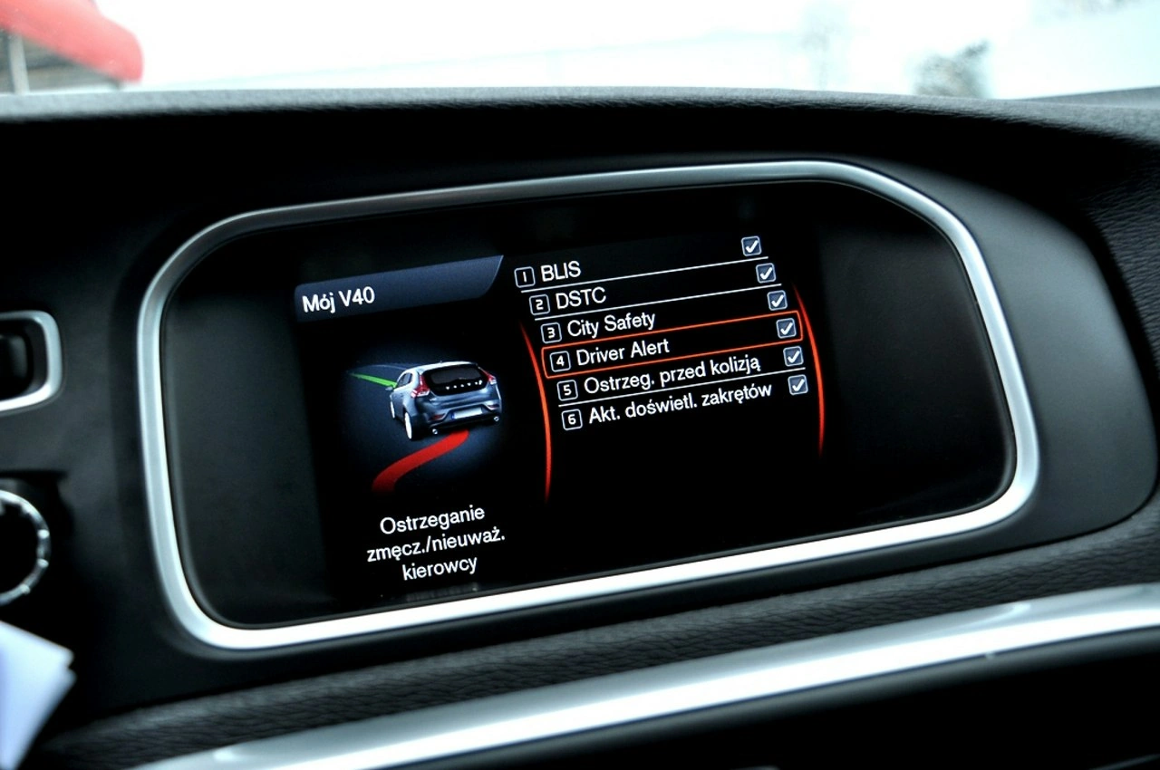 Volvo V40 - Zdjęcie 28